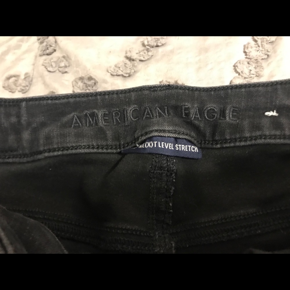 Black American Eagle skinny jeans